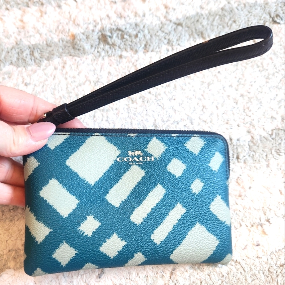 Coach coin/card holder